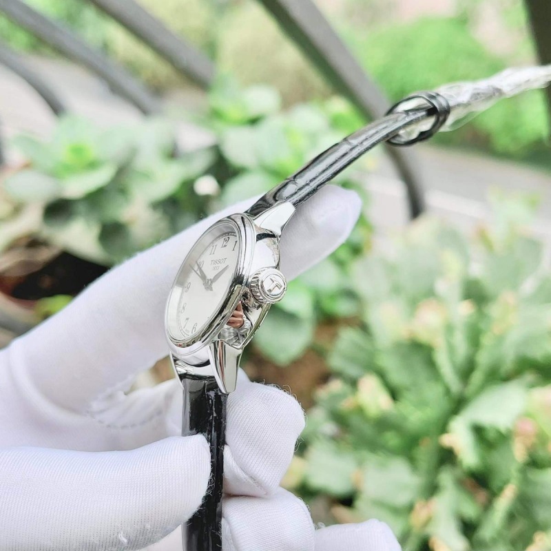 dây da với vân cá sấu bền bỉ