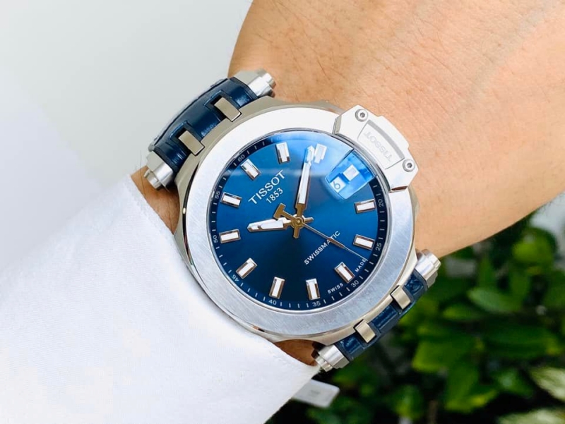 Mẫu đồng hồ T115.407.17.041.00 phù hợp với cổ tay trung bình đến to