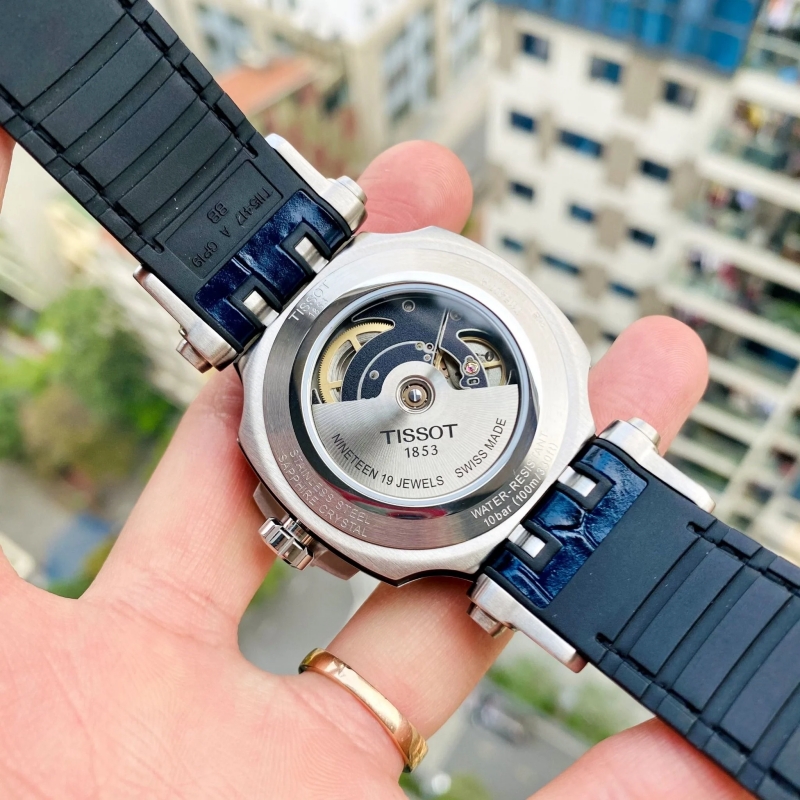 TISSOT T115.407.17.041.00 sử dụng bộ máy Automatic Swissmatic C15.111