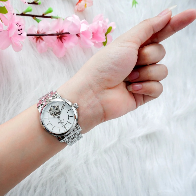 Kính Sapphire chống trầy xuất sắc giữ được độ trong suốt lâu dài