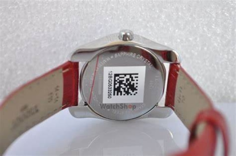 Đồng hồ TISSOT T023.210.16.111.01 mang đến vẻ đẹp thanh lịch, nữ tính trong từng chi tiết