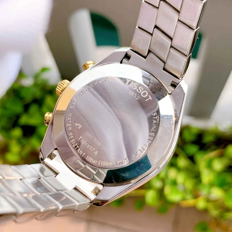 Bộ máy quartz mang lại hiệu suất hoạt động mạnh mẽ và độ chính xác cao.