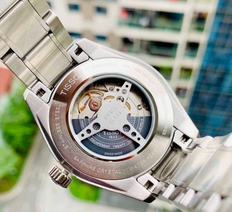 Việc nhìn thấy những chuyển động của bộ máy làm tăng thẩm mỹ của sản phẩm.