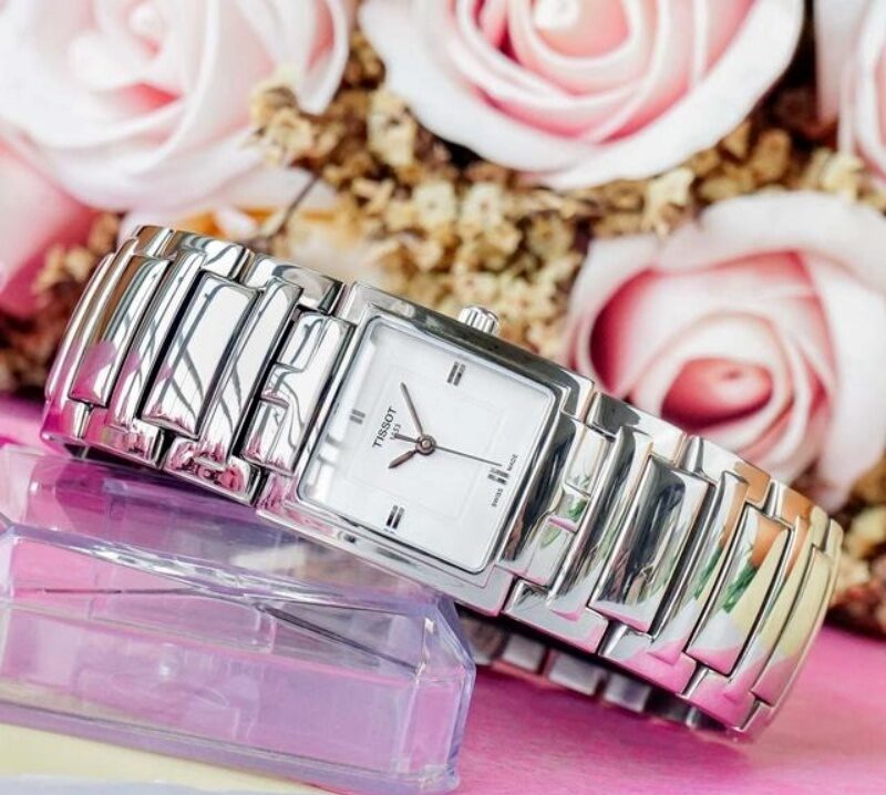 Tissot T051.310.11.031.00 thực sự là một phụ kiện lý tưởng cho phái đẹp.