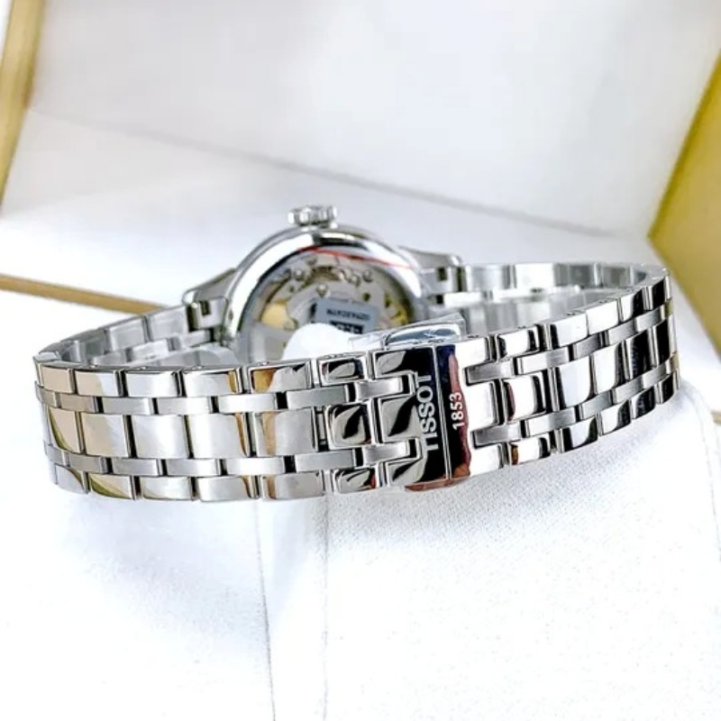 Thép 316L đảm bảo vẻ ngoài sáng bóng giữa tính thẩm mỹ và độ bền.