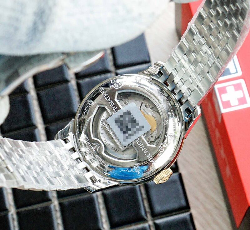 Đồng hồ sử dụng bộ máy Automatic